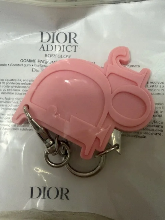 Dior Addict Rosy Glow "Scented Gum" keychain - Picture 4 of 4